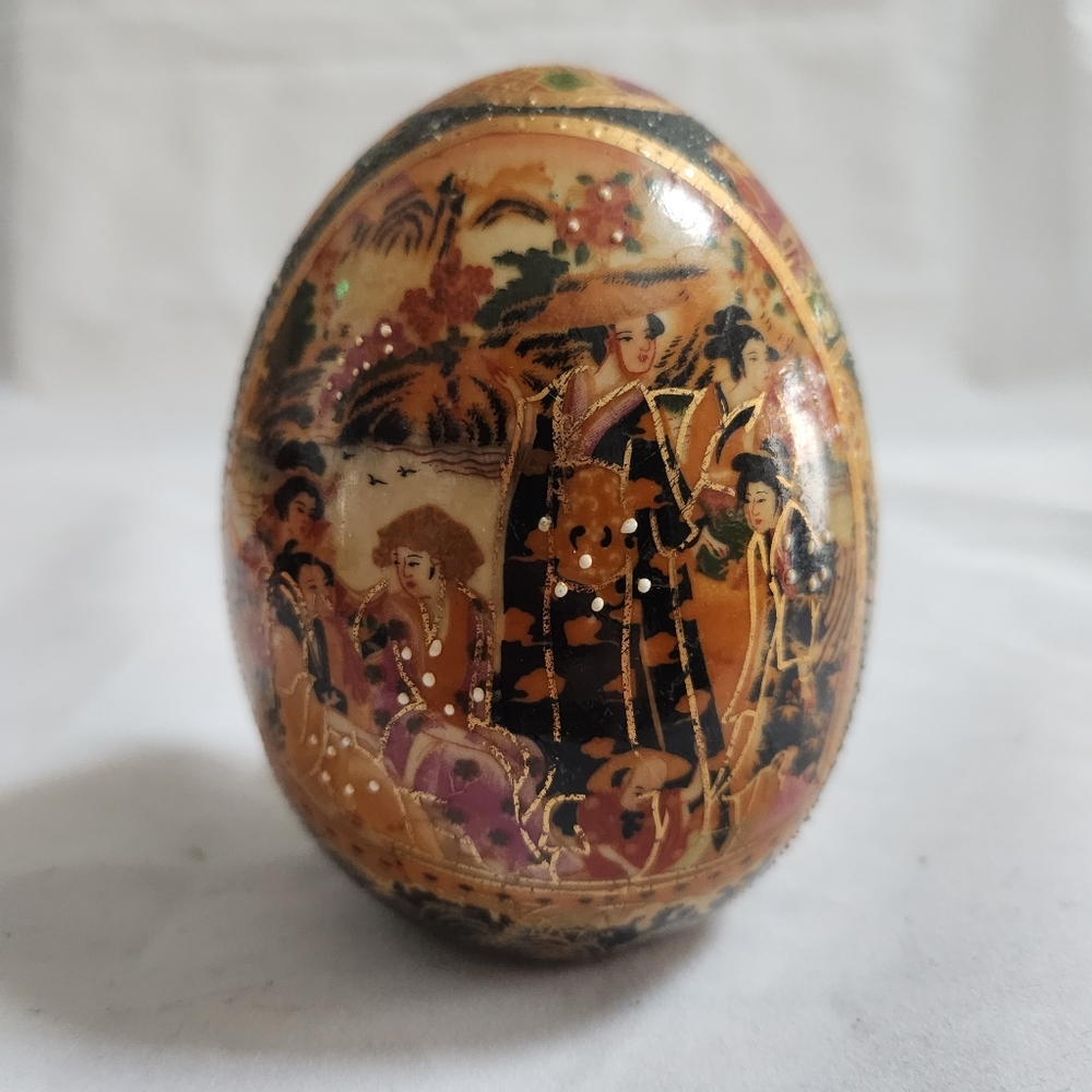Asian Porcelain Egg Geisha Women